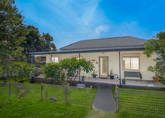 11 High Street, Greta, NSW 2334
