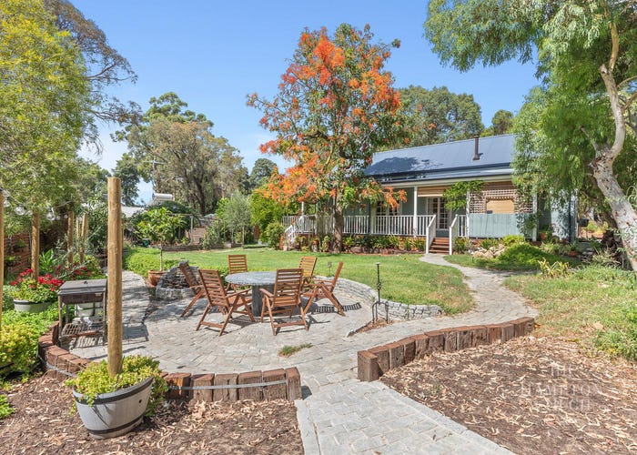 15 Hartung Street, Mundaring, WA 6073