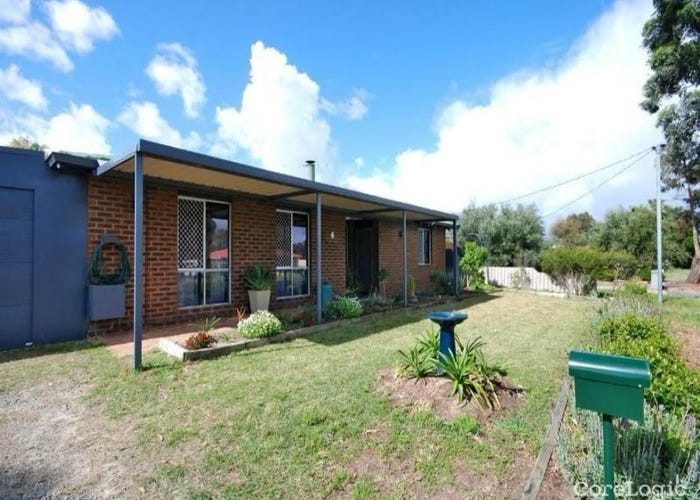 4 Burrowa Street, Armadale, WA 6112