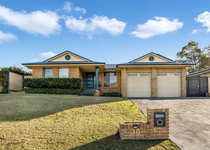 38 Brigantine St Rutherford NSW 2320