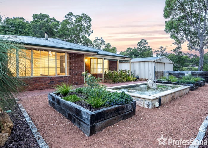 8 Parkland Road, Stoneville, WA 6081