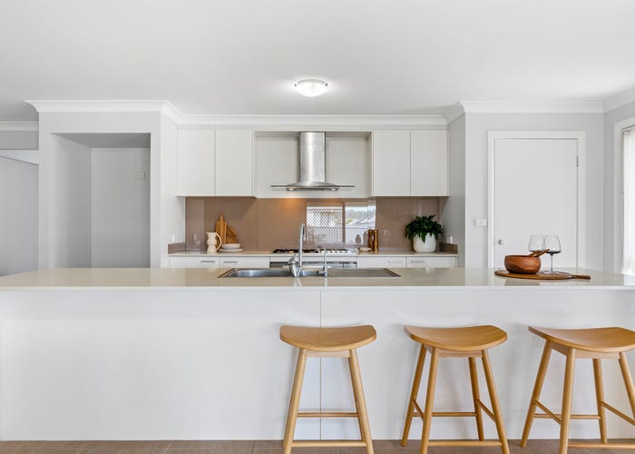 83 Niven Parade, Rutherford, NSW 2320