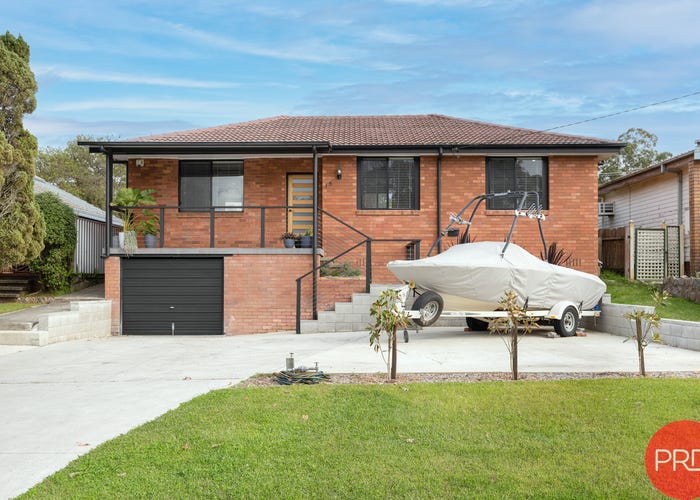 15 Tyrell St Tenambit NSW 2323