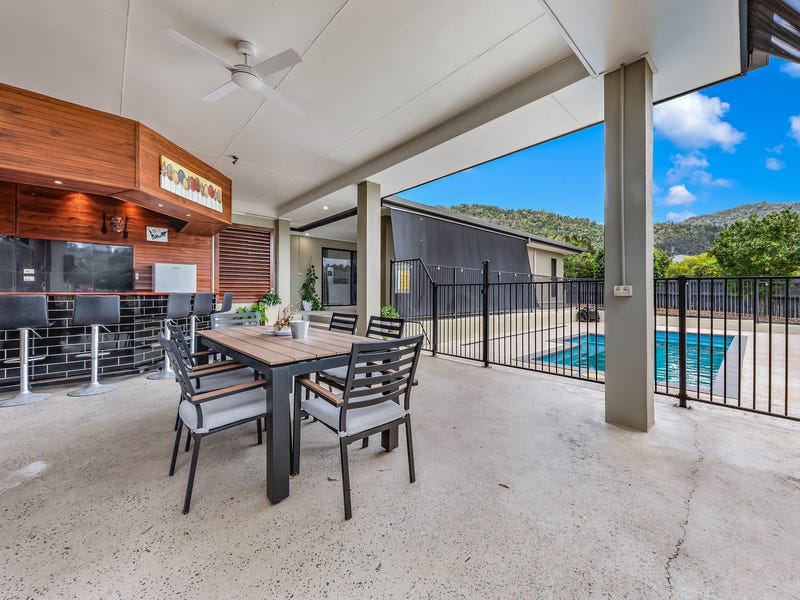 16 Endeavour Circuit,Cannonvale