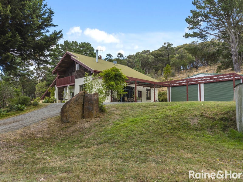 76 Black Hill Road,Gisborne South